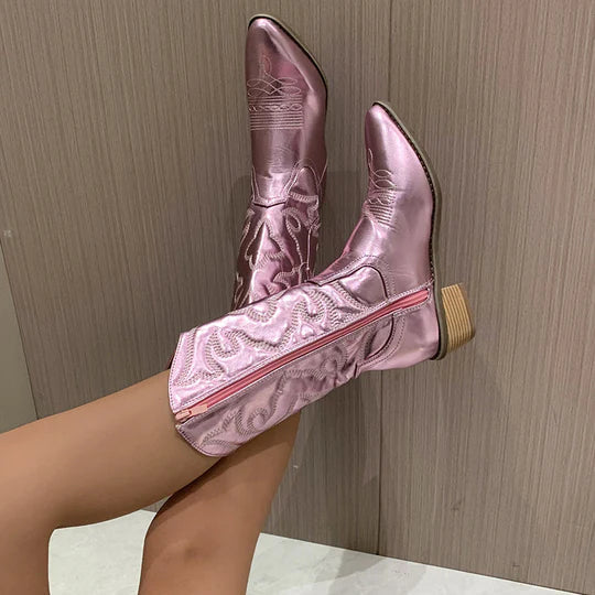 Elegante dames cowboylaarzen van leer, bruin, rustieke stijl, halflang, modieus ontwerp, geschikt voor stad en platteland.