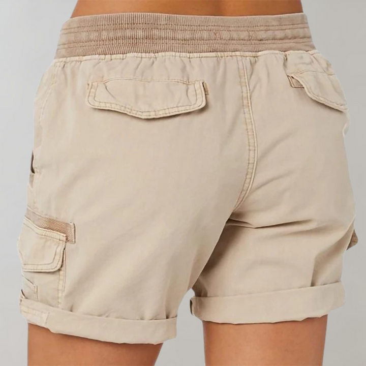 Elegante dames high-waist shorts in kaki, ademend en veelzijdig, perfect voor zomerse elegantie en comfort.