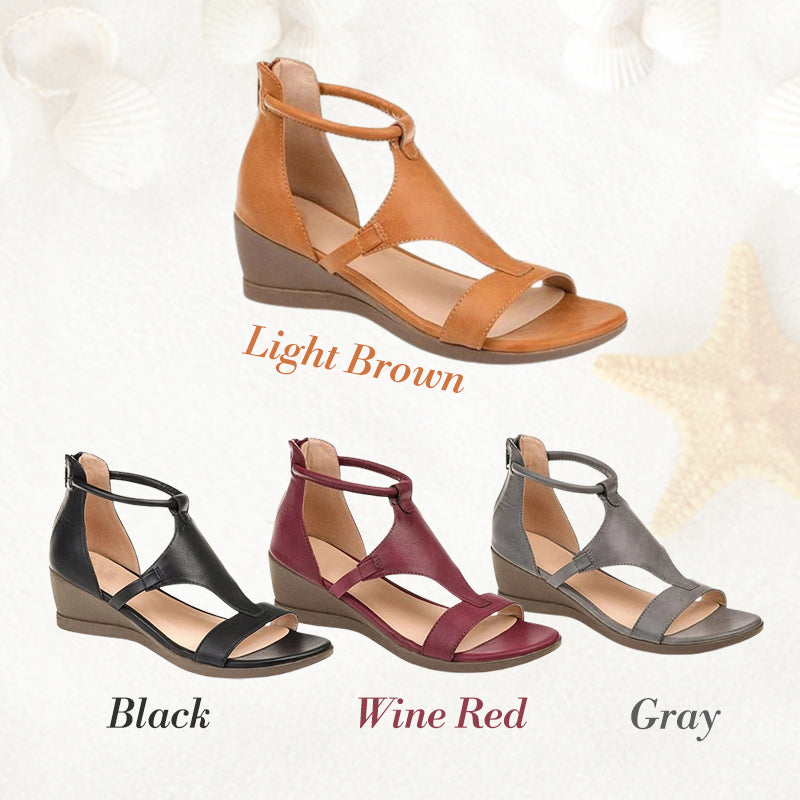 Elegante dames leren sandalen in Romeins geïnspireerd design met sleehak, open tenen, verkrijgbaar in veelzijdige kleuren.