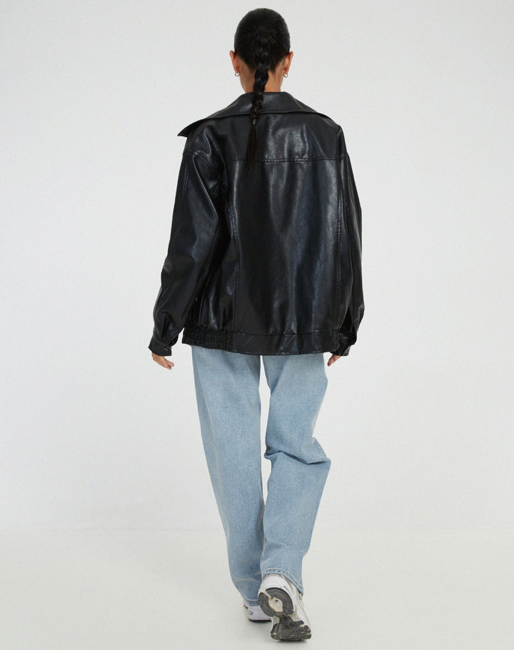 Stijlvolle dames PU-leren jas met een losse pasvorm, zacht en duurzaam, ideaal voor zowel dagelijkse uitjes als avondkleding.