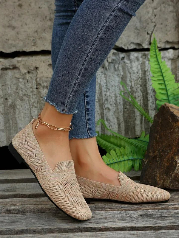 Elegante damesslippers, ademend, comfortabel, ergonomisch voetbed, antislip, gemakkelijk aan te trekken, modern, veelzijdig te combineren.