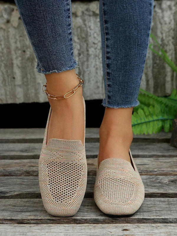 Groene damesslippers, perfect voor casual en elegante outfits.
