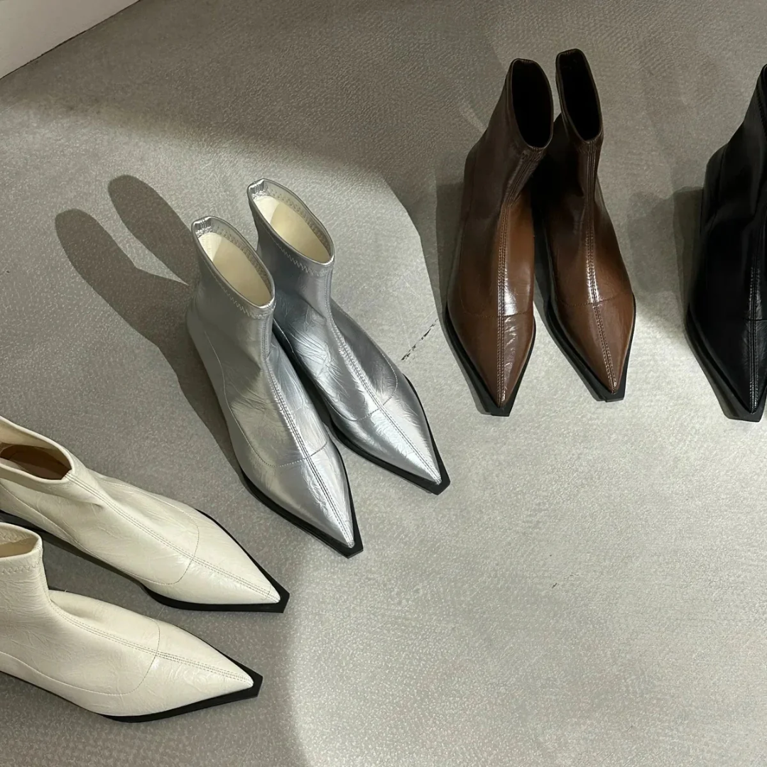 Modieuze spitse enkellaarsjes voor vrouwen, perfect voor een elegante en alledaagse look, comfortabele pasvorm.