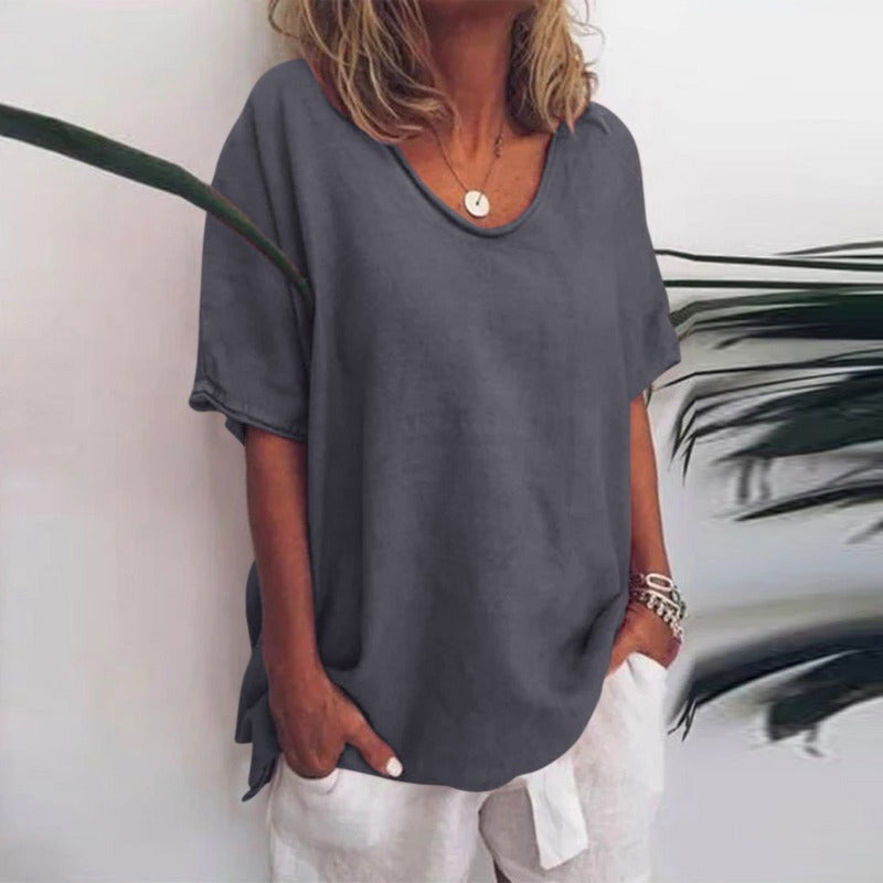 Elegante damesblouse in Antraciet met V-hals en korte mouwen, luchtig en ademend voor de zomer.
