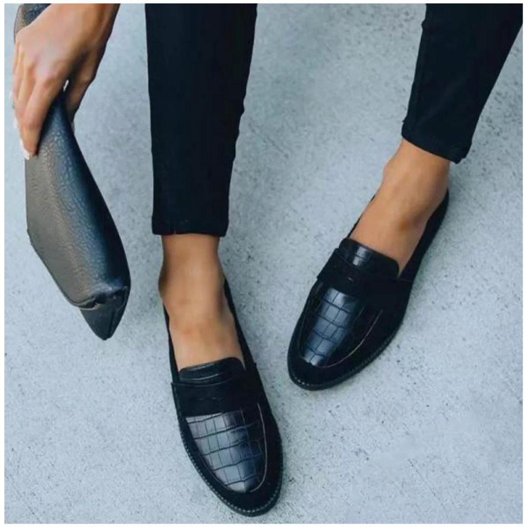 Elegante damesmocassins van leer, ronde vorm, stijlvol design, comfortabel, tijdloos, ideaal voor alledaags gebruik en speciale gelegenheden.