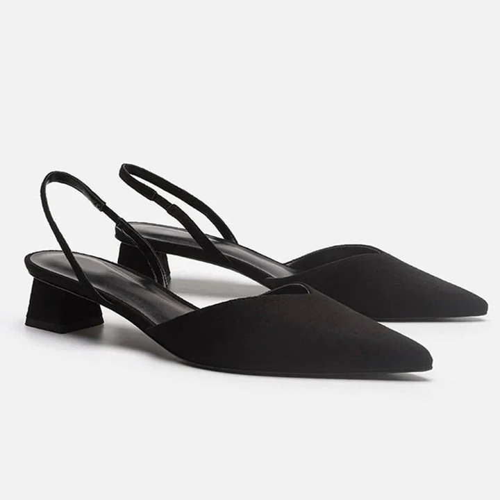 Elegante dames sandalen met gesloten teen, lage hak; kleurrijk ontwerp, ideaal voor kantoor en vrije tijd.