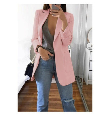 Zakelijke dames blazer, ideale kantooroutfit. Formele kleding met een moderne, chique uitstraling.