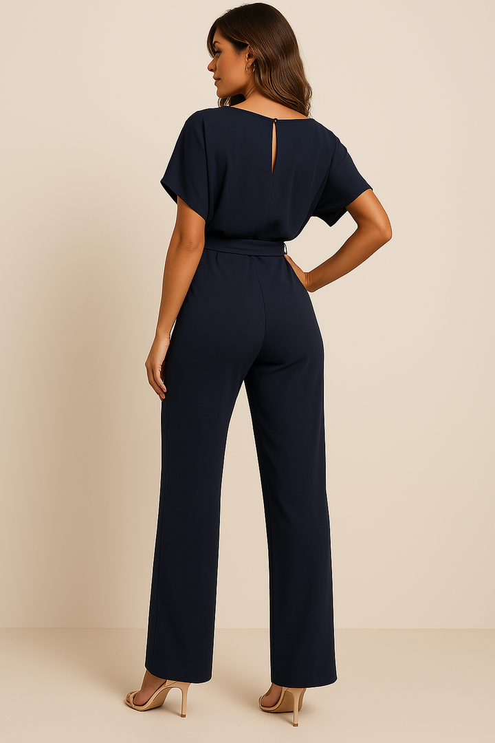 Stijlvolle dames jumpsuit Sophia met flowy silhouet, comfortabel en modieus.