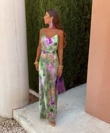 Elegante dames maxi-jurk met stijlvolle print, perfect voor zomerse dagen of feesten. Comfortabel en flatterend.