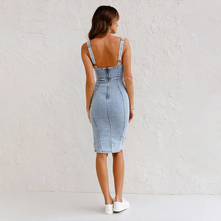 Moderne midi jurk voor dames met een elegante split. Perfect voor een stijlvolle, comfortabele look.