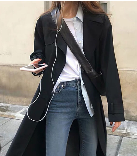 SakmasCoat dames trenchcoat in klassiek kaki, met ceintuur en reverskraag. Comfortabele en stijlvolle jas voor dames.