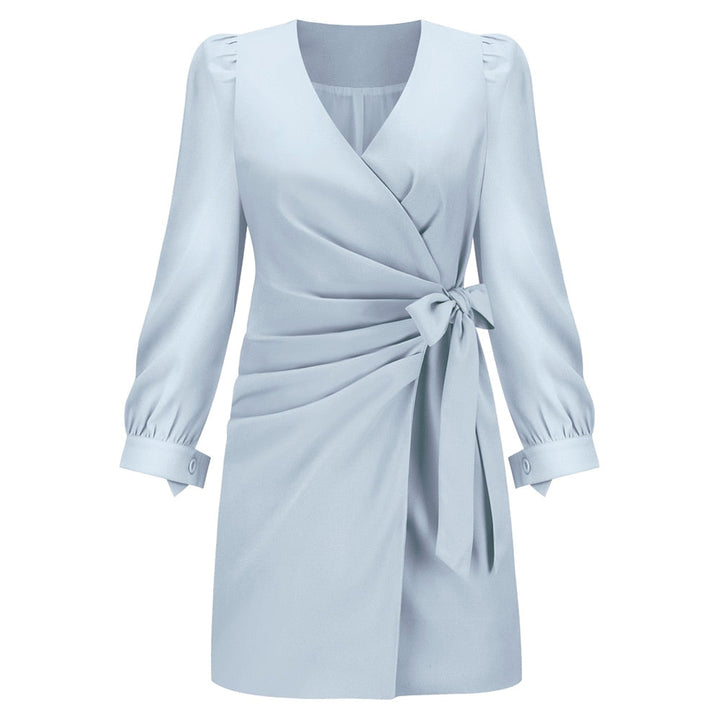 Zwarte sexy V-hals damesjurk met lange mouwen. Ideaal voor herfst/winter casual of avondmode.