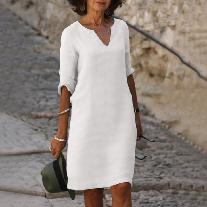 Luchtige zomerjurk met V-hals voor optimaal comfort, een must-have voor de zomer.