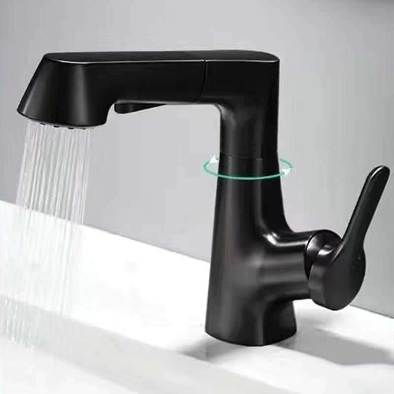 Elegante eéngreeps wastafelkraan van chroom met uittrekbare sproeikop, perfect voor moderne badkamers.
