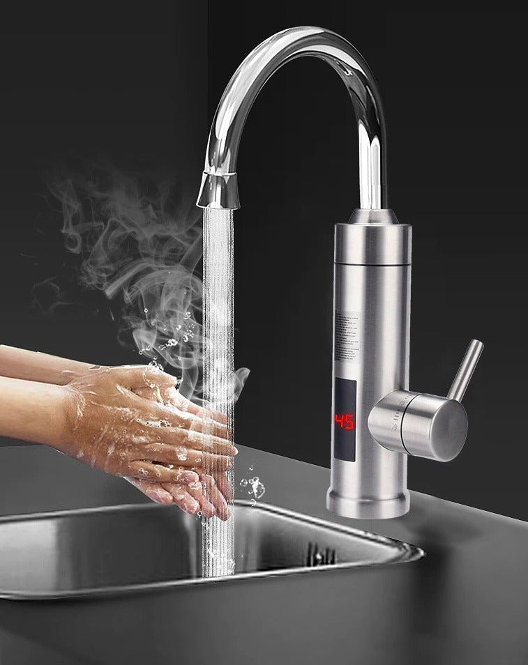 Elegante elektrische keukenkraan, chroomkleurig, met sensor voor waterbesparing en modern design, past perfect in elke keuken