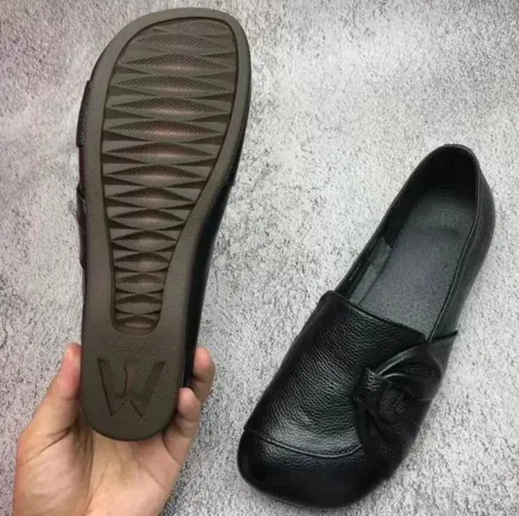Stijlvolle dames ergonomische schoenen van bovenaf, benadrukken comfort en design