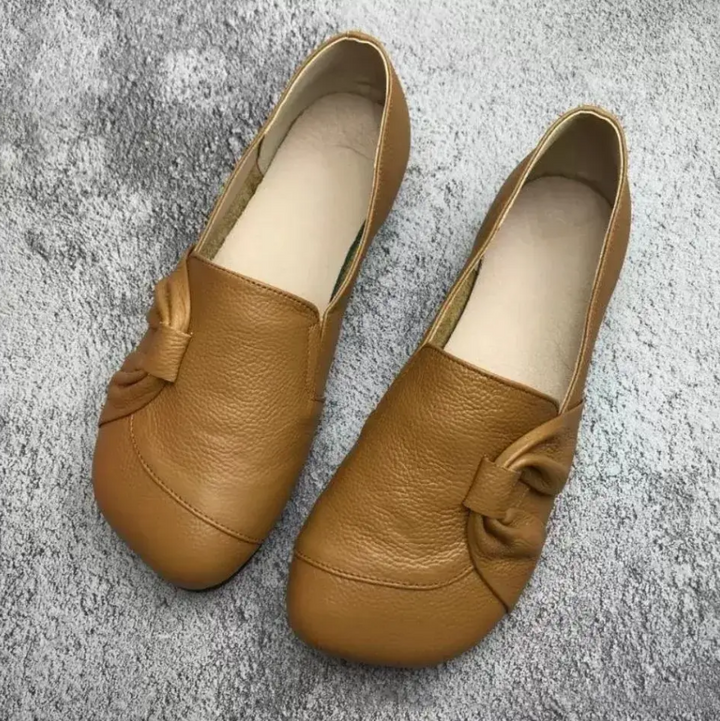 Elegante ergonomische damesschoenen in zwart, bieden comfort en stijl, met aanpasbare pasvorm en hoogwaardige afwerking