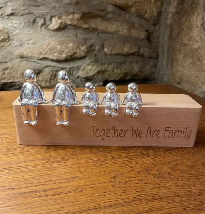 Kunsthars sculptuur die de familieband en liefde symboliseert. Een uniek decoratiestuk.
