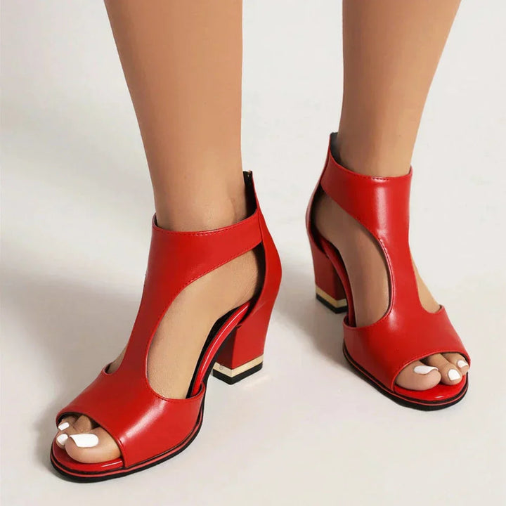 Elegante Faye orthopedische haksandalen voor vrouwen in beige, voor comfort en stijl.