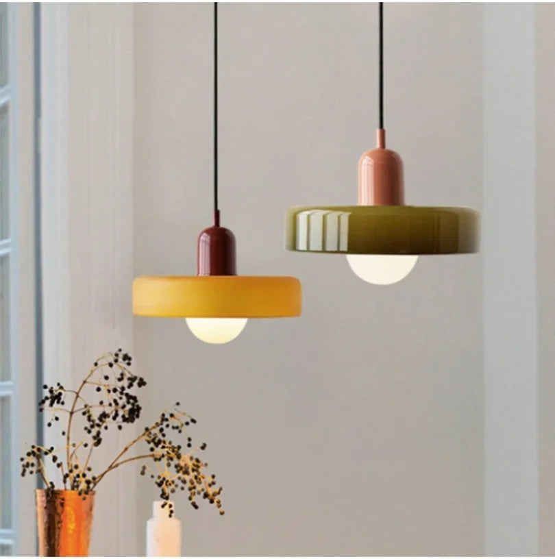 Design pendellamp met tijdloze stijl; perfecte sfeerverlichting voor interieurdecoratie.