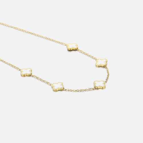 Elegante goud-witte klavertje vier ketting, filigrane details, verstelbare lengte, verguld, sieraad voor stijlvolle outfit