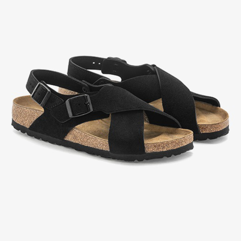 Elegante grijze suède kruisband sandalen voor dames, ideaal voor comfort en stijl bij elke gelegenheid.
