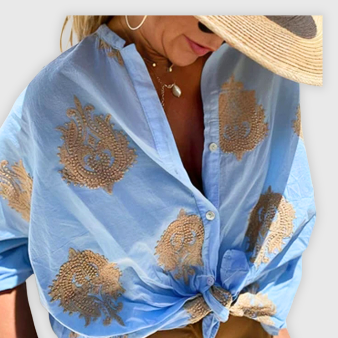 Elegante handgemaakte damesblouse in een tijdloos design, ademend en veelzijdig.