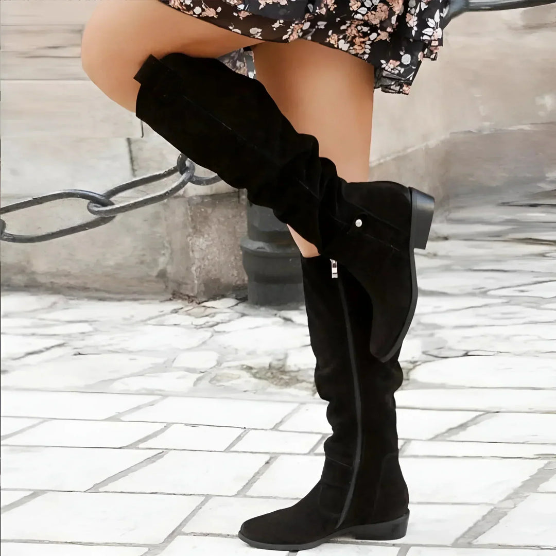 Luxueuze beige leren dameslaarzen, comfortabel en elegant. Ideaal voor herfst/winter.