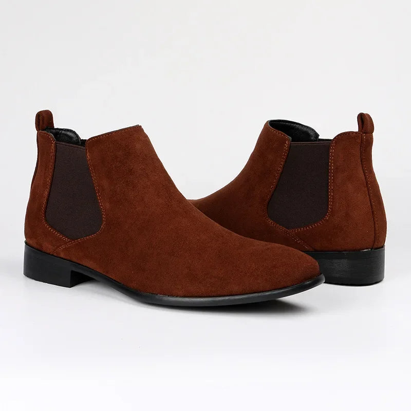Elegante heren Chelsea laarzen met elastische zijkanten en treklus, bruin en stijlvol, perfect voor elke gelegenheid.