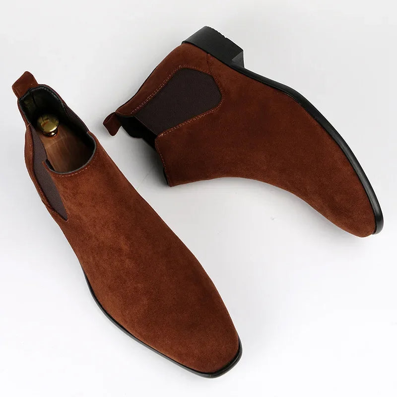 Elegante heren Chelsea laarzen met elastische zijkanten en treklus, bruin en stijlvol, perfect voor elke gelegenheid.