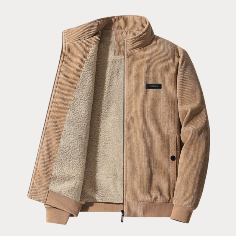 Elegante herenjas met opstaande kraag, modern design en praktische zijzakken, perfect voor koelere dagen.