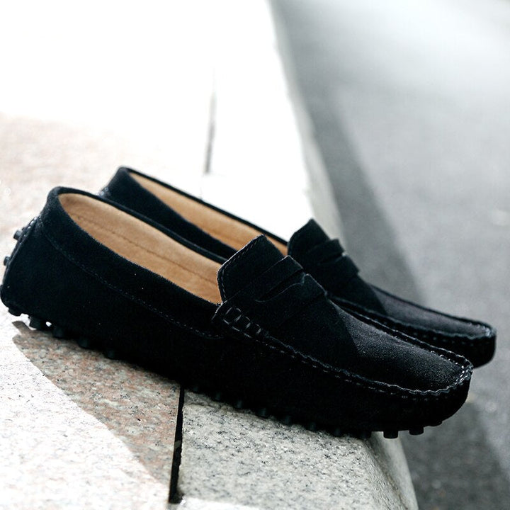 Stijlvolle leren heren loafers, instappers met verfijnde afwerking voor een chique look.