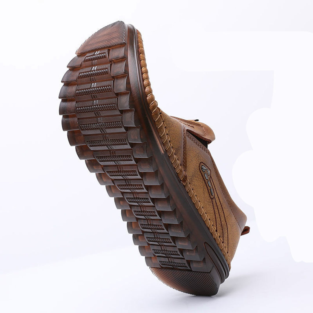 Stijlvolle kaki leren herenschoenen met stevige rubberen zool, ideaal voor herfst en winter, biedt comfort en stijl.