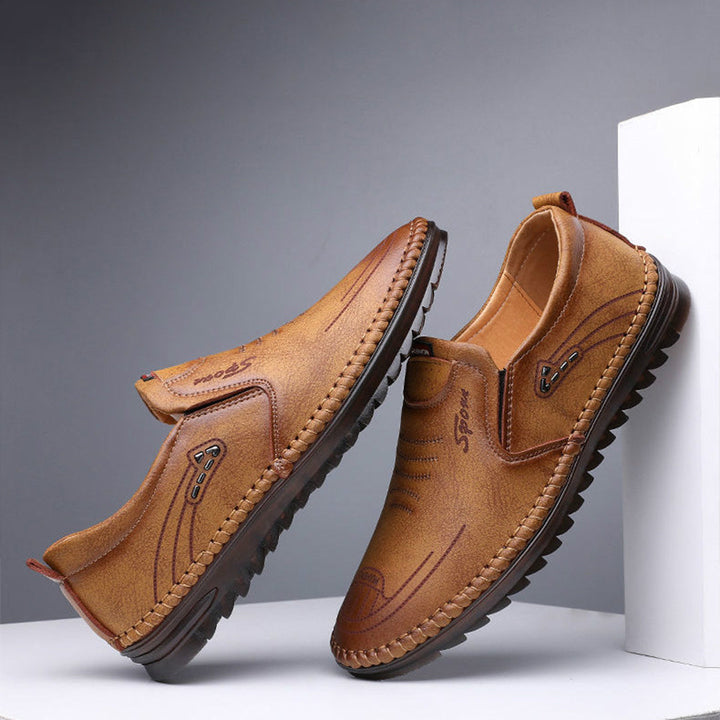 Stijlvolle kaki leren herenschoenen met stevige rubberen zool, ideaal voor herfst en winter, biedt comfort en stijl.