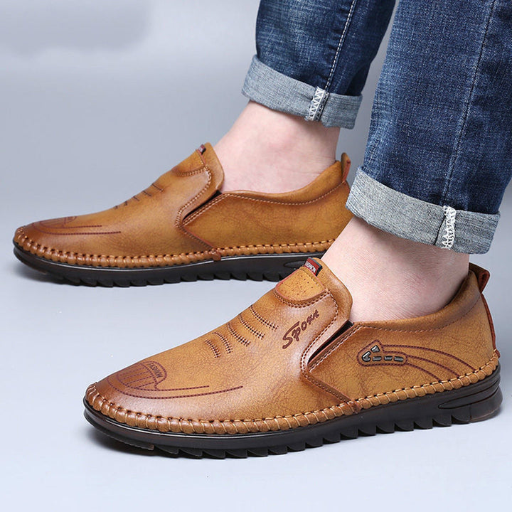 Stijlvolle kaki leren herenschoenen met stevige rubberen zool, ideaal voor herfst en winter, biedt comfort en stijl.