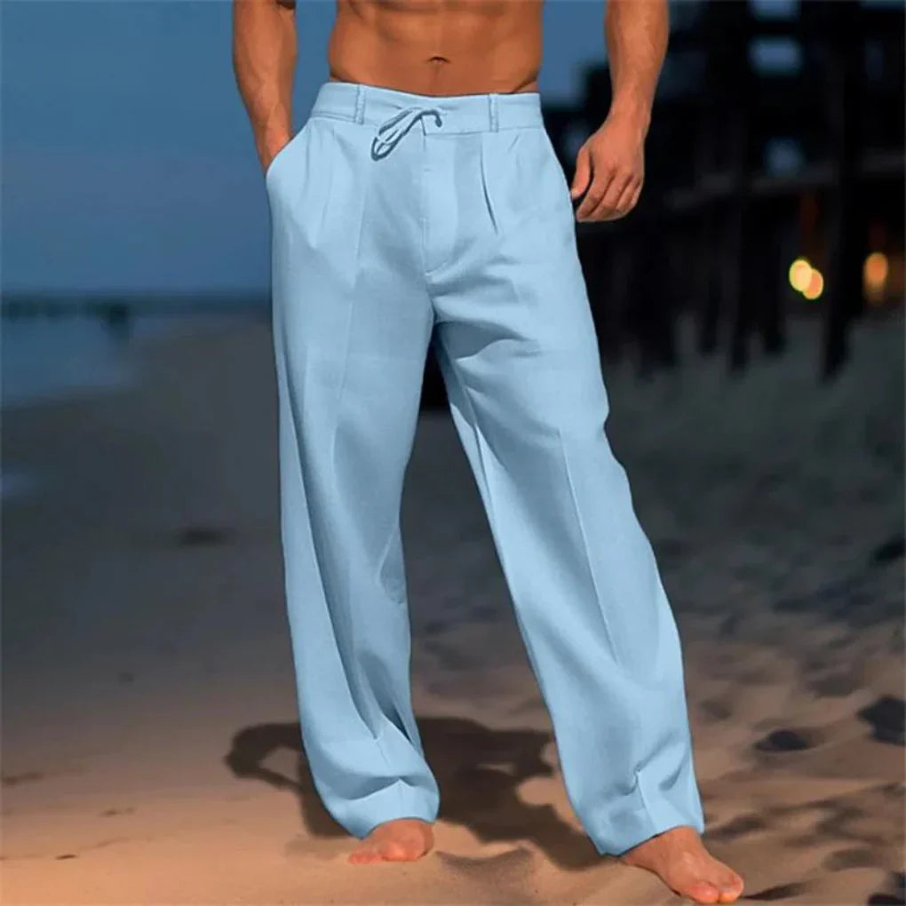Zakelijk casual blauwe linnen herenbroek. Comfortabele pasvorm met rechte pijpen, ideaal voor elegante zomerse dagen.