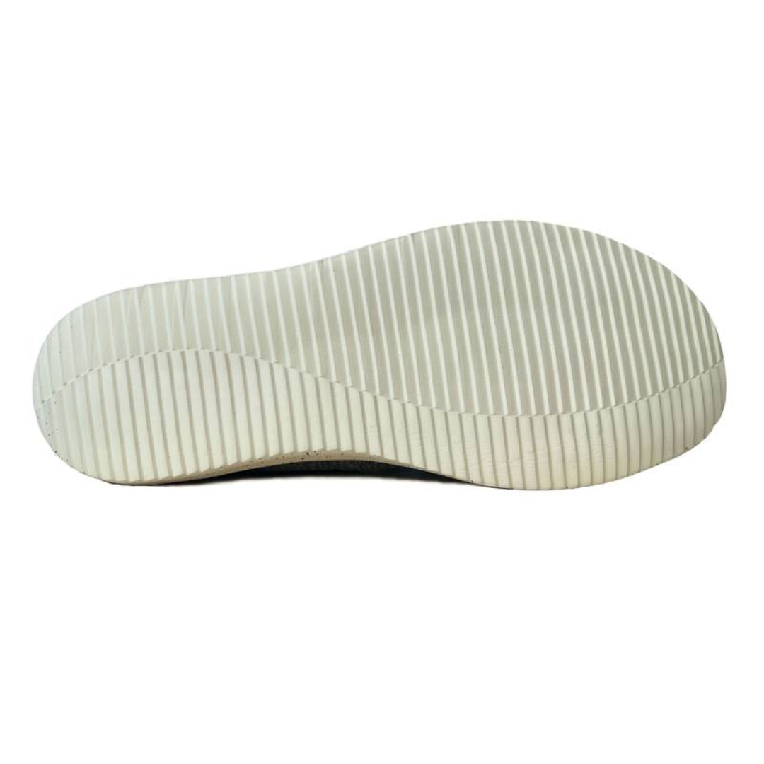 Elegante comfort sneakers met ademend materiaal en ergonomisch ontwerp voor stijlvol draagcomfort in het dagelijks leven.