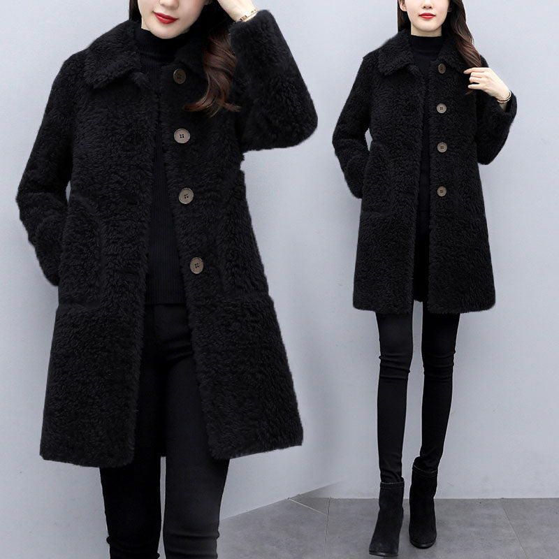 Comfortabele warme lange winterjas voor dames. AlisonsJacket, modieuze buitenkleding voor koude dagen.