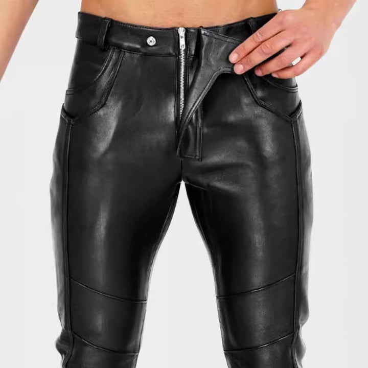 Elegante op maat gemaakte herenbroek met ergonomische snit en functionele zakken in stijlvol design.
