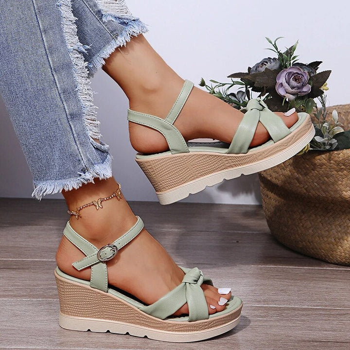 Elegante orthopedische sandalen voor dames met bandjesdesign en verstelbare gesp, ideaal voor zomermode.