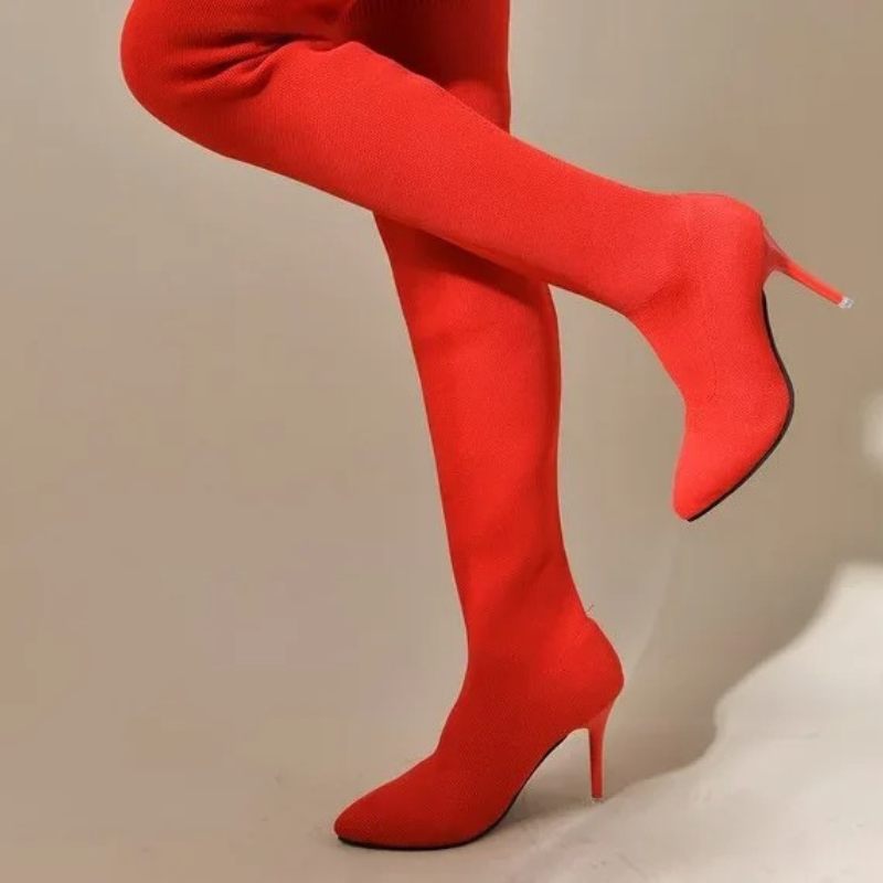 Elegante overknee stretch stiletto laarzen in zij-aanzicht, ideale damesmode voor trendy looks.