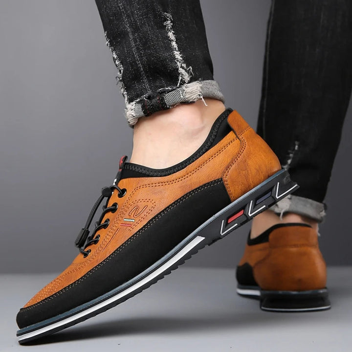 Verfijnde zwarte Oxford-schoenen voor heren, perfect om elke outfit compleet te maken, zowel zakelijk als privé.