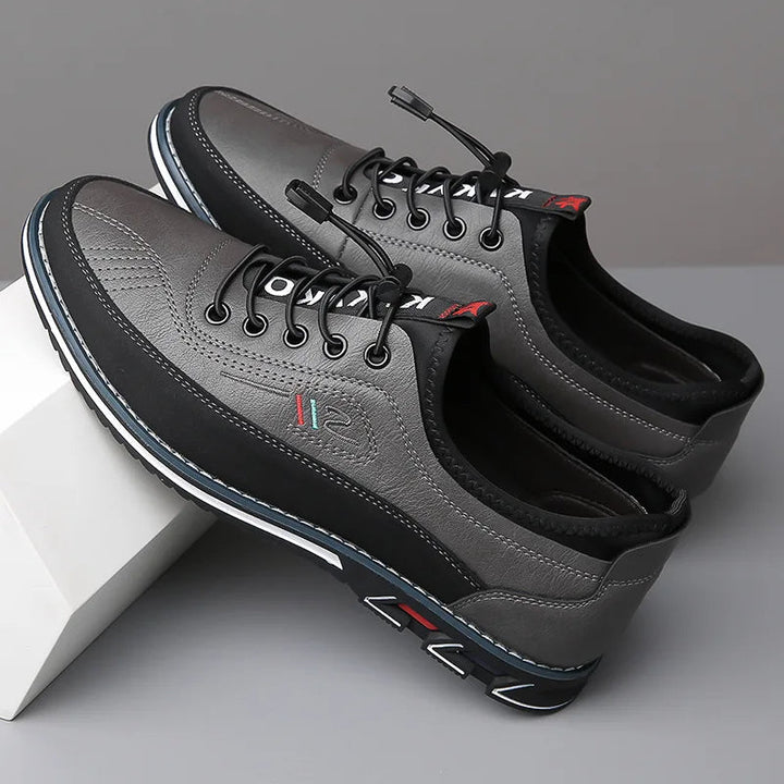 Zwarte heren Oxford-schoenen, een tijdloze keuze voor comfort en elegantie.