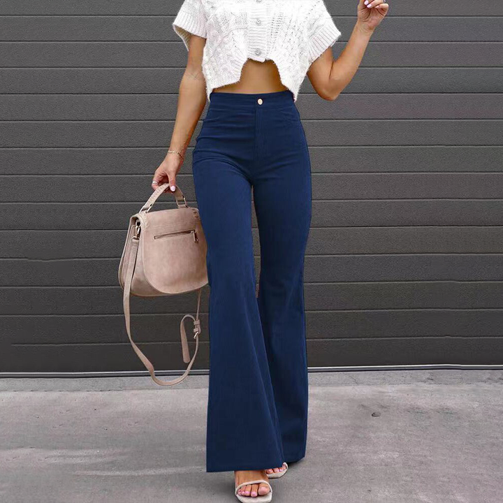 Dames flare broek met elegante uitlopende pijpen, accentueert vrouwelijke rondingen, verkrijgbaar in diverse kleuren zoals blauw en kaki, voor een stijlvolle look.