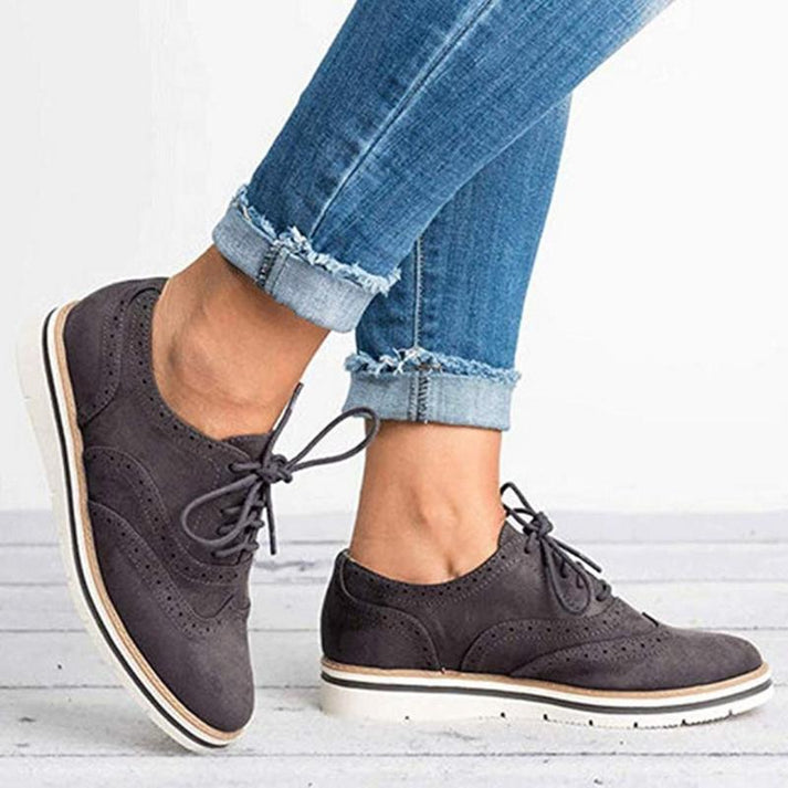 Elegante veterschoenen in blauw, grijs, kaki, roze, zwart; stijlvol, comfortabel, veelzijdig; damesmode hoogtepunt.