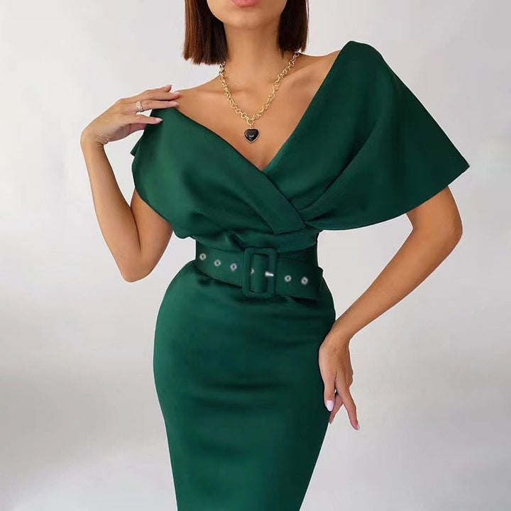 Veelzijdige zomerjurk voor vrouwen, elegante off-shoulder mode ideaal voor dag en avond.