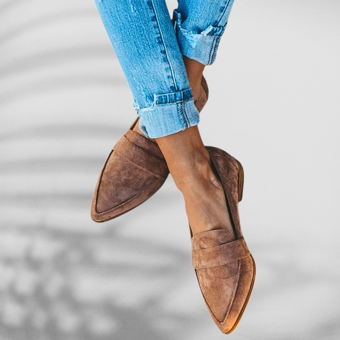 Elegante spitse suède damesloafers, zacht materiaal, ergonomisch voetbed, tijdloos design, antislipzool