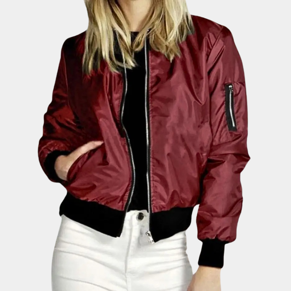 Elegante en lichtgewicht dames zomerjas in verschillende kleuren, veelzijdig te combineren voor elke gelegenheid.