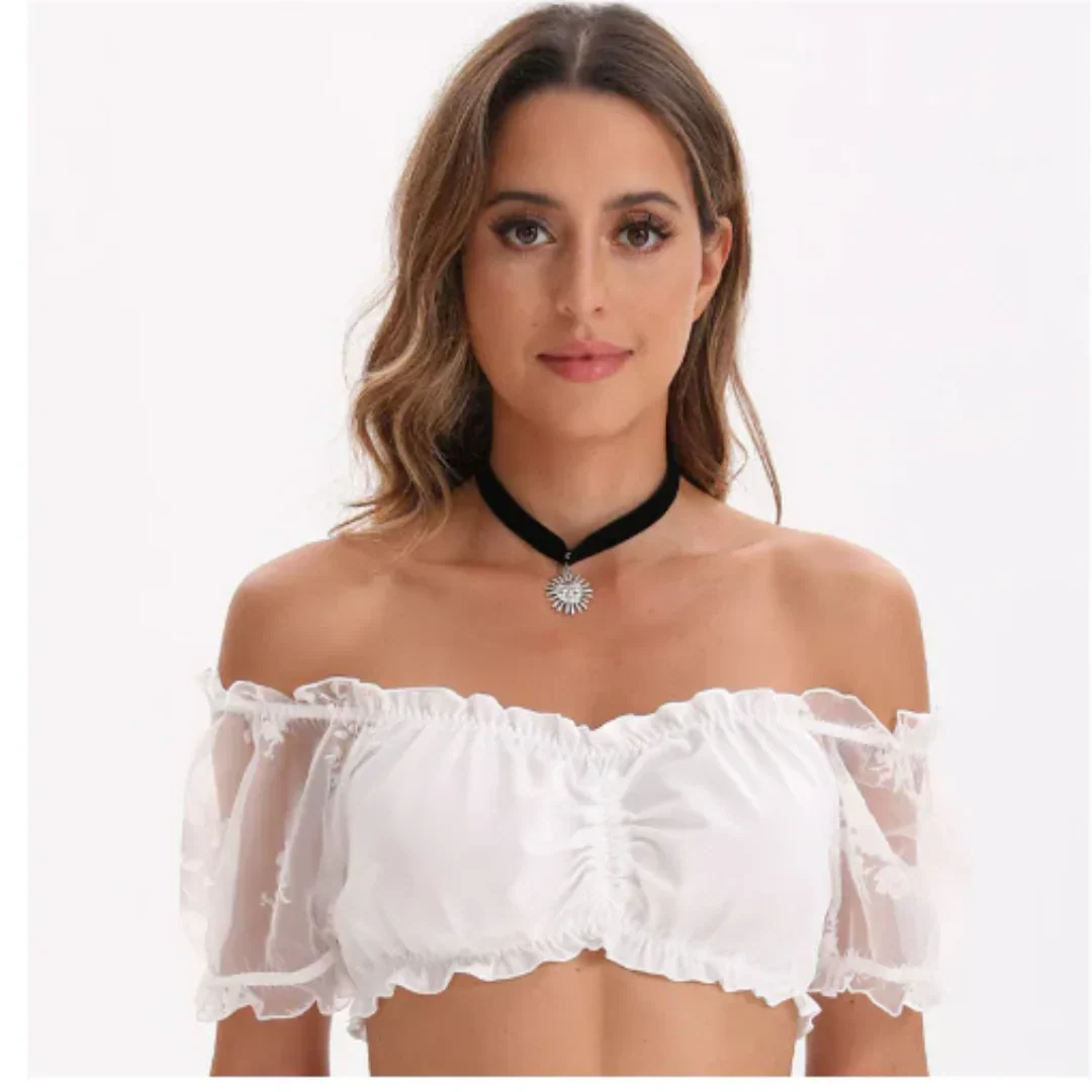 Elegante witte dirndlblouse met ruches, korte mouwen, perfecte pasvorm, geeft traditionele outfits een vrouwelijke gratie.