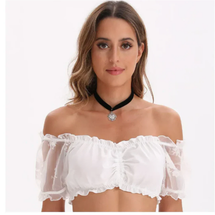 Elegante witte dirndlblouse met ruches, korte mouwen, perfecte pasvorm, geeft traditionele outfits een vrouwelijke gratie.